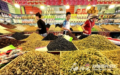 高質(zhì)量發(fā)展調(diào)研行 新疆果業(yè)農(nóng)產(chǎn)品交易中心——打通產(chǎn)銷鏈條，特色農(nóng)副產(chǎn)品香飄全國